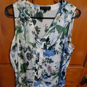 Banana Republic floral shell